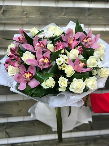 Букет цветов из: Розы и Хризантемы в Гойты
