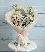 Букет цветов из:  Розы и Лизиантусы в Гойты