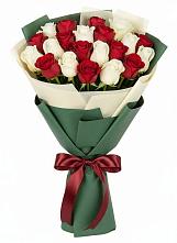 Букет Микс из красных и белых роз в Гойты
