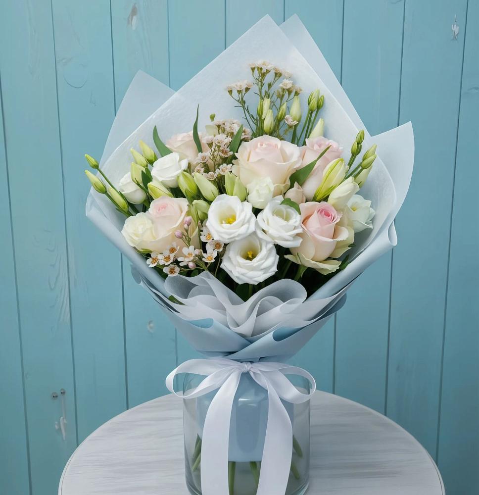 Букет цветов из: Розы и Лизиантусы в Гойты