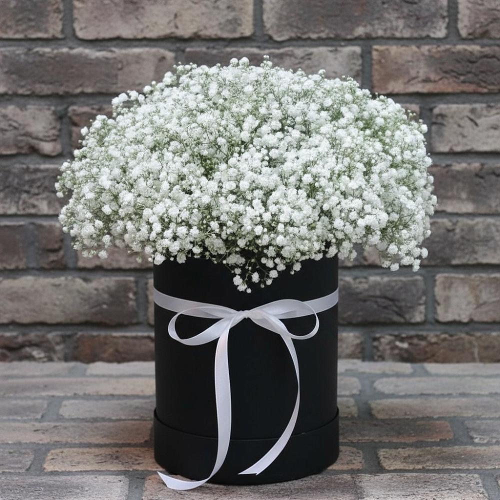 Цветочная композиция из Гипсофила в шляпной коробке в Гойты