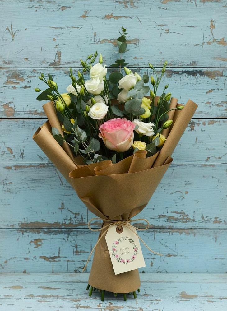 Букет цветов из: Розы и Лизиантусы в Гойты