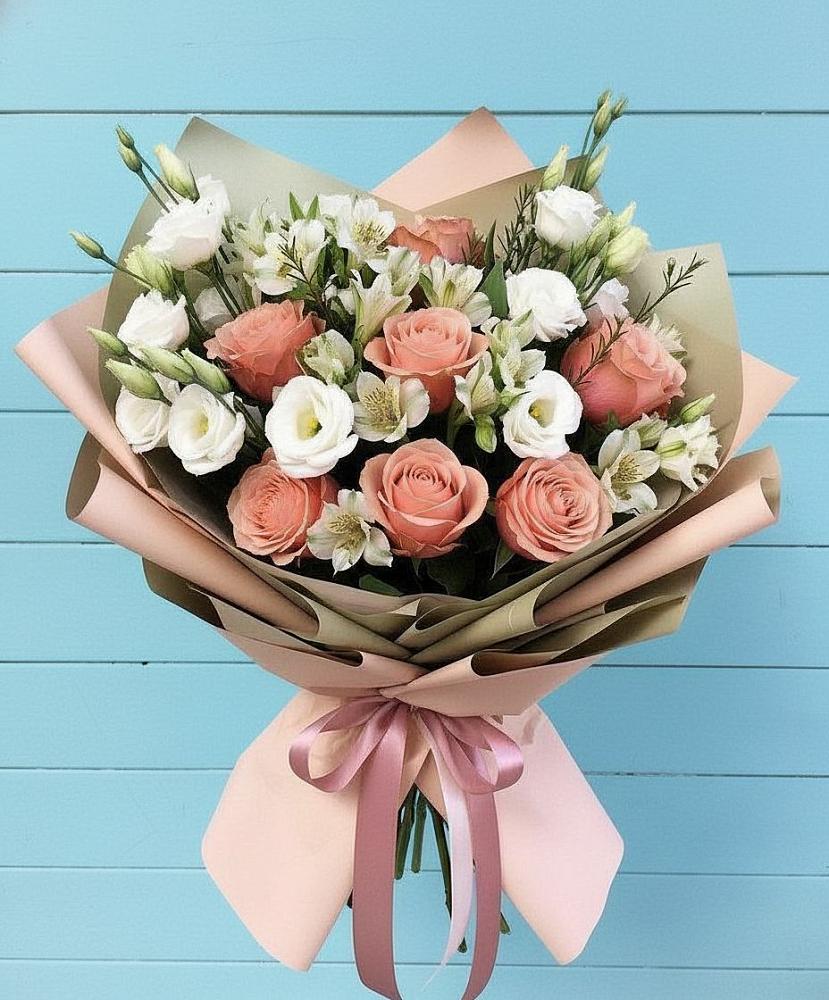 Букет цветов из: Розы, Альстромерии и Лизиантусы в Гойты