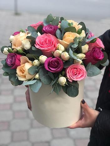 Цветочная композиция из Розы в шляпной коробке в Гойты