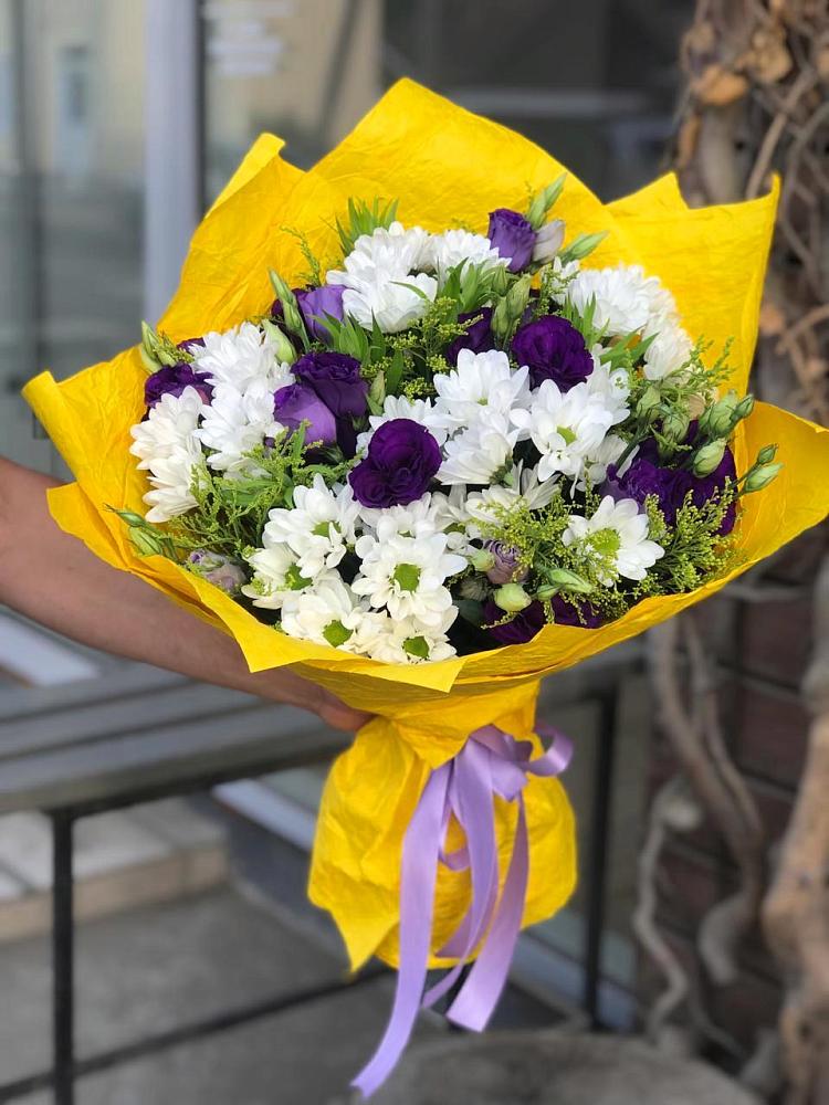 Букет цветов из: Ирисы, Хризантемы и Ромашки в Гойты
