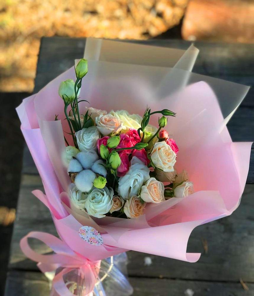 Букет цветов из: Розы и Лизиантусы в Гойты