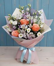 Букет цветов из:  Лизиантусы, Розы, Альстромерии и Гипсофила в Гойты