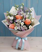 Букет цветов из:  Лизиантусы, Розы, Альстромерии и Гипсофила в Гойты