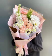 Букет цветов из:  Хризантемы и Розы в Гойты