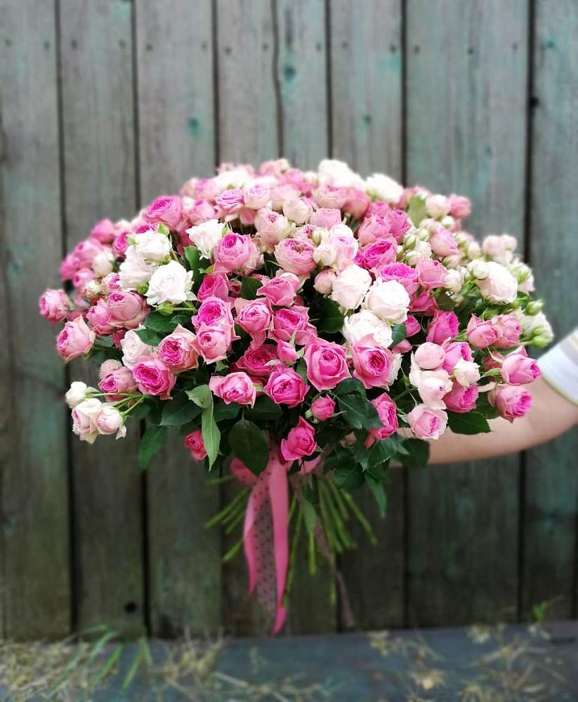 Букет Розовые кустовые розы Натали и Лав Лидия в Гойты