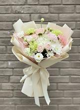 Букет цветов из:  Гвоздики, Розы, Лизиантусы и Хризантемы в Гойты