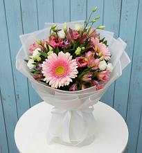 Букет цветов из:  Герберы, Альстромерии и Лизиантусы #REPLACE_PRED# Гойты