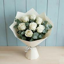 Букет Белые розы в Эвкалипте в Гойты
