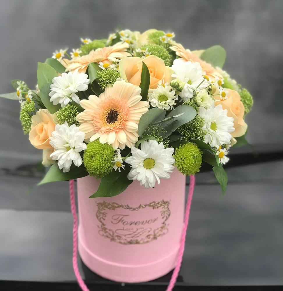 Цветочная композиция из Розы, Герберы и Хризантемы в шляпной коробке в Гойты